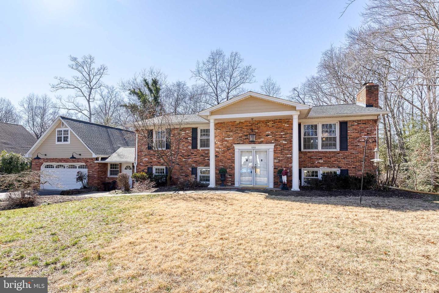 232 Cardamon Drive, Edgewater