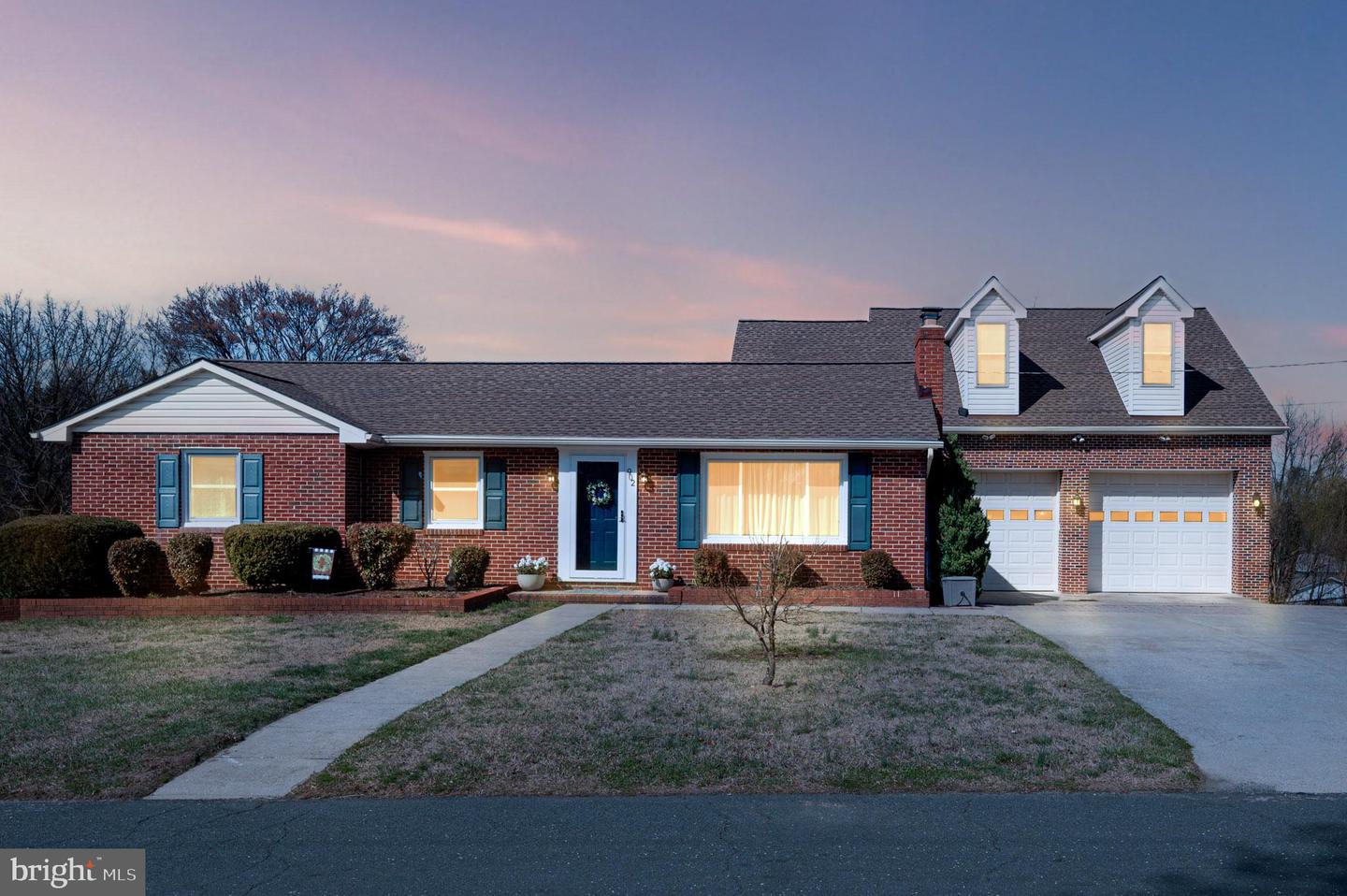 902 Hillcrest Road, Hanover