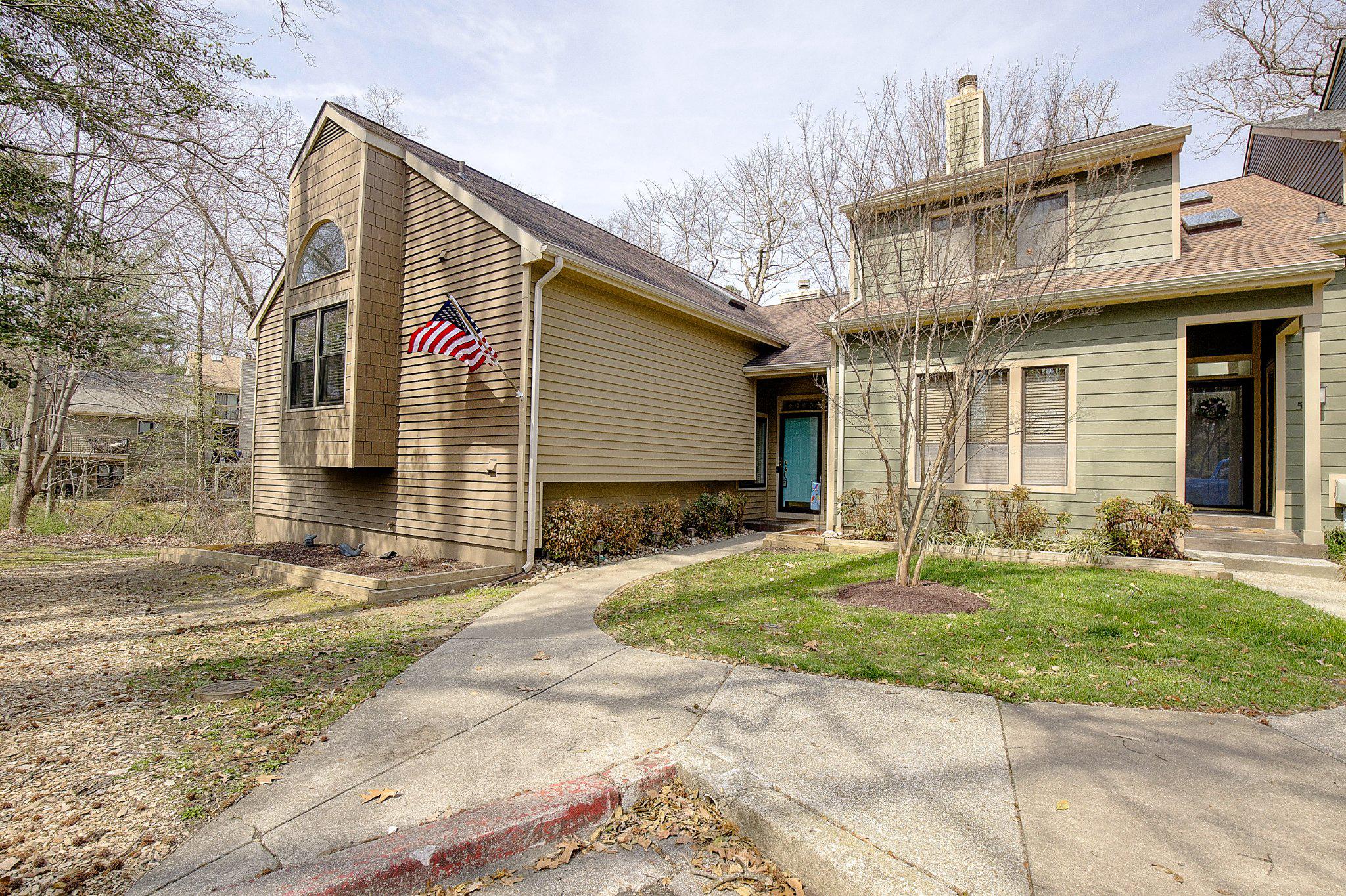 566 Fox Paw Trl Trail, Annapolis