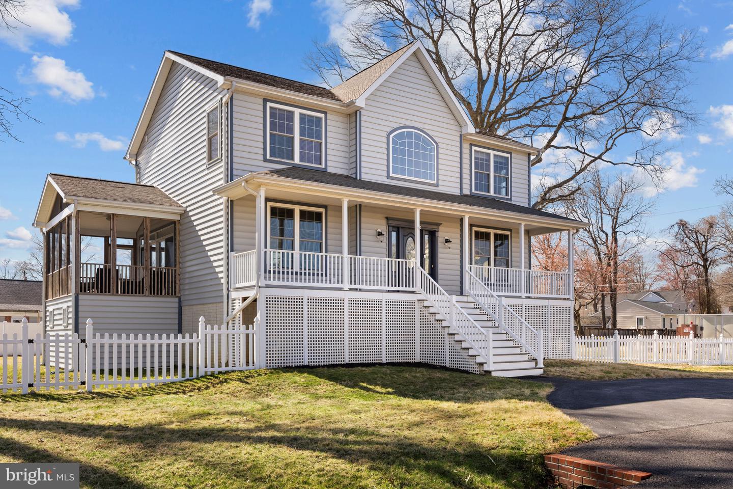 3700 Beach Drive Boulevard, Edgewater