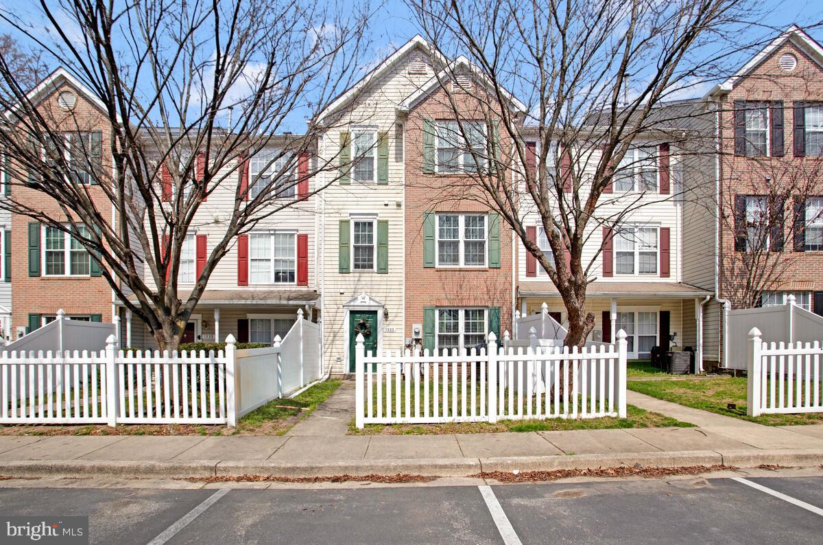 1833 Watch House Circle S, Severn