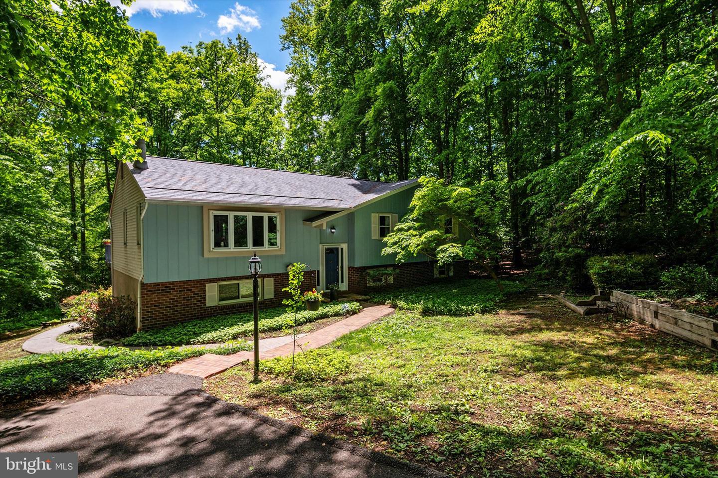2194 Hallmark Court