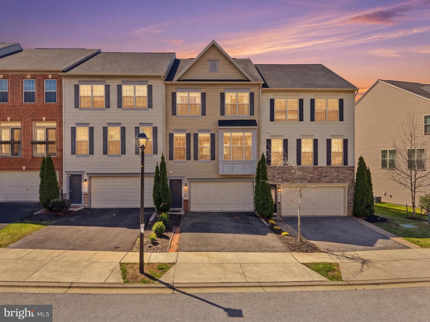 876 Nancy Lynn Lane, Arnold