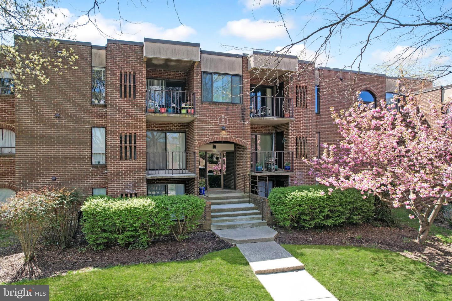 16 Silverwood Circle #1