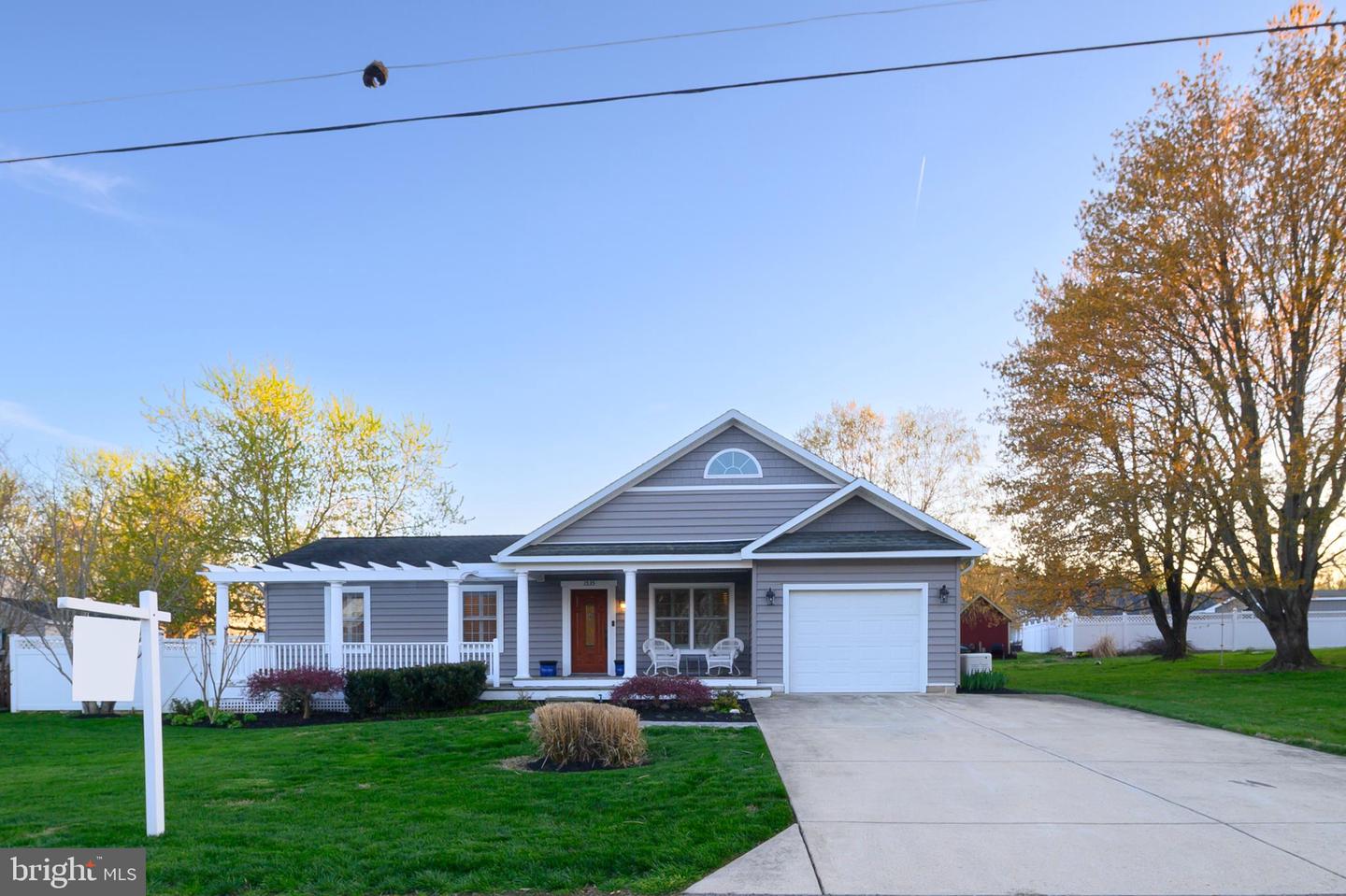 1535 Ridgely Drive, Edgewater