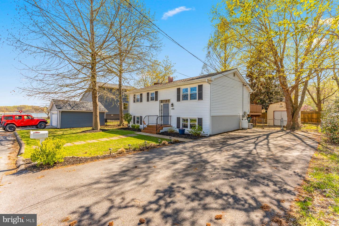 1624 Bishop Road, Edgewater