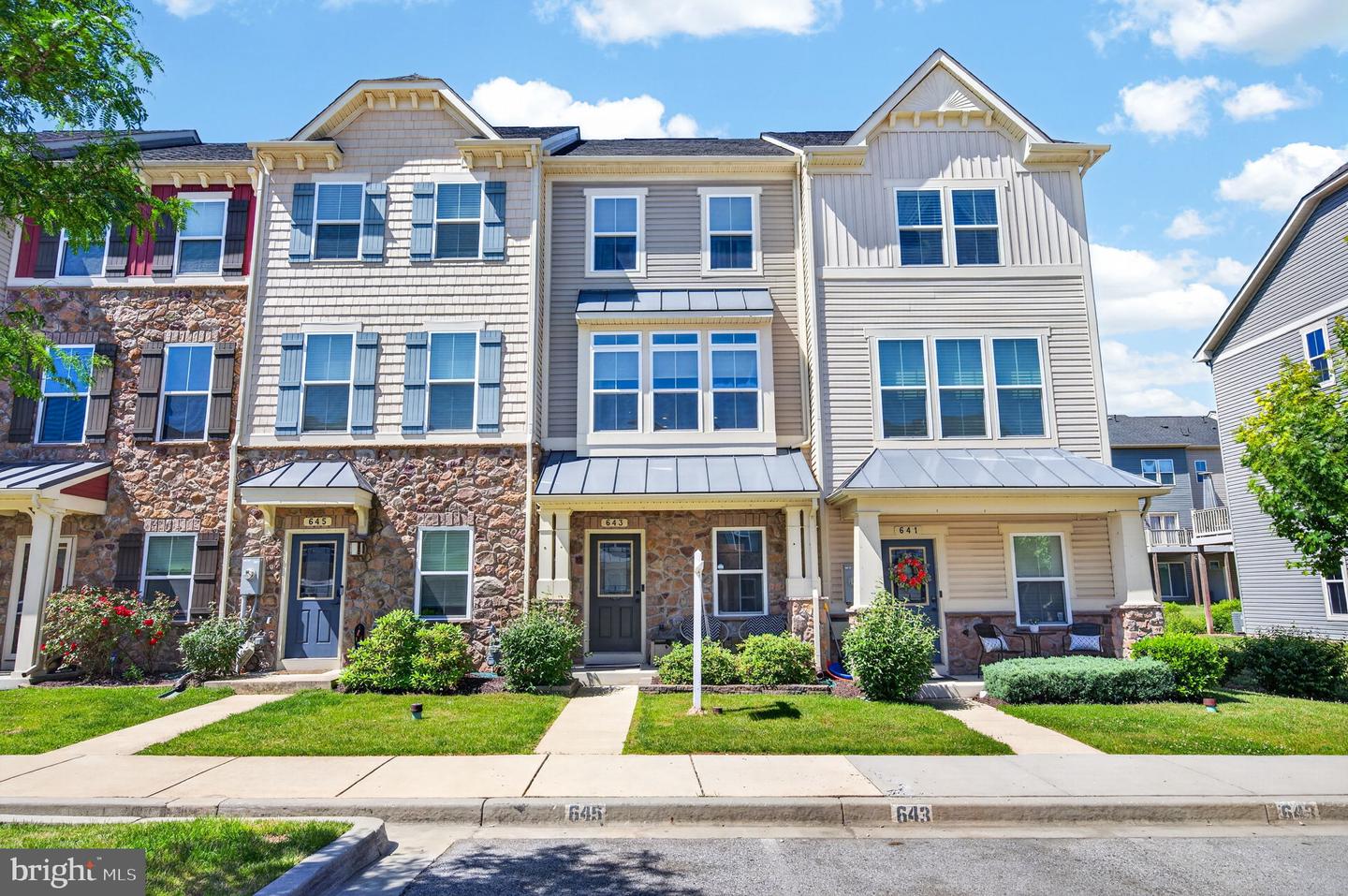 643 Ravenwood Drive