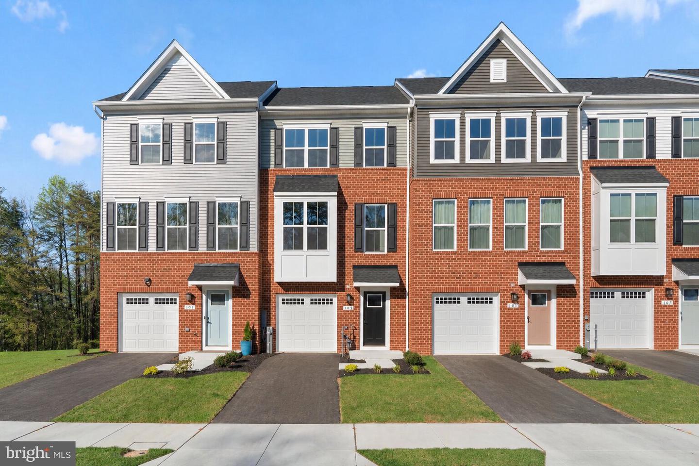 103 Spring Gate Ln