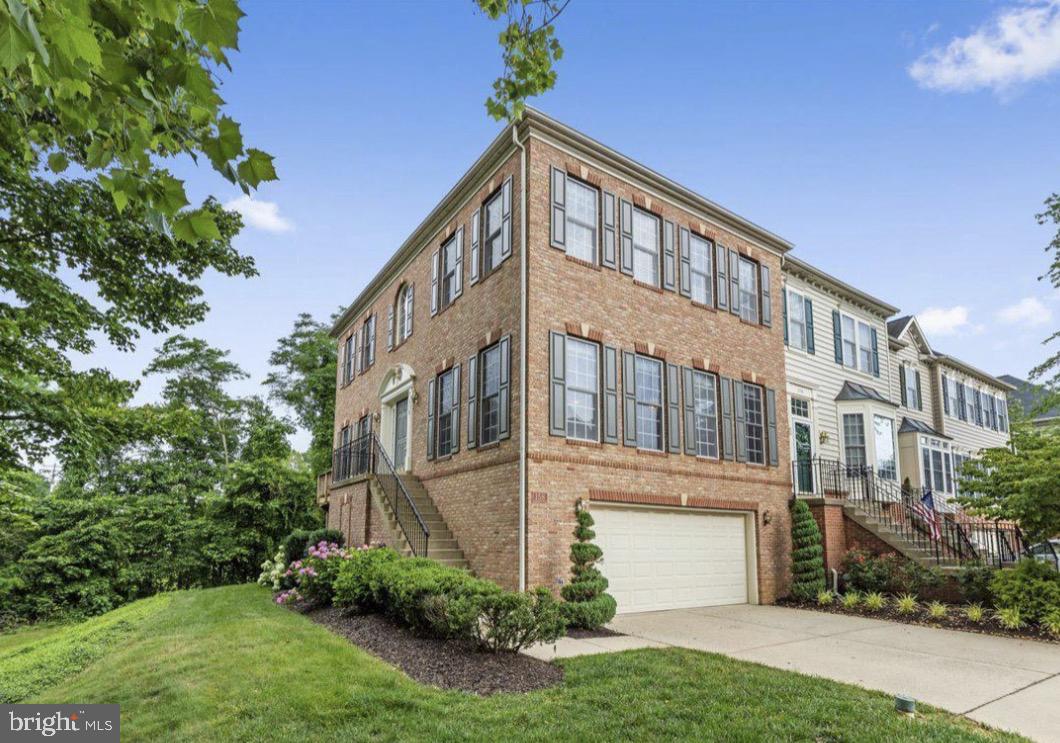 158 Riverton Place, Edgewater