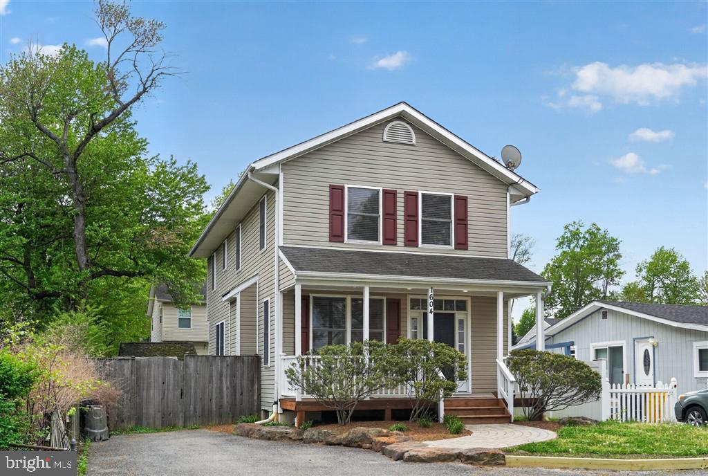 1604 Oriole Road, Edgewater