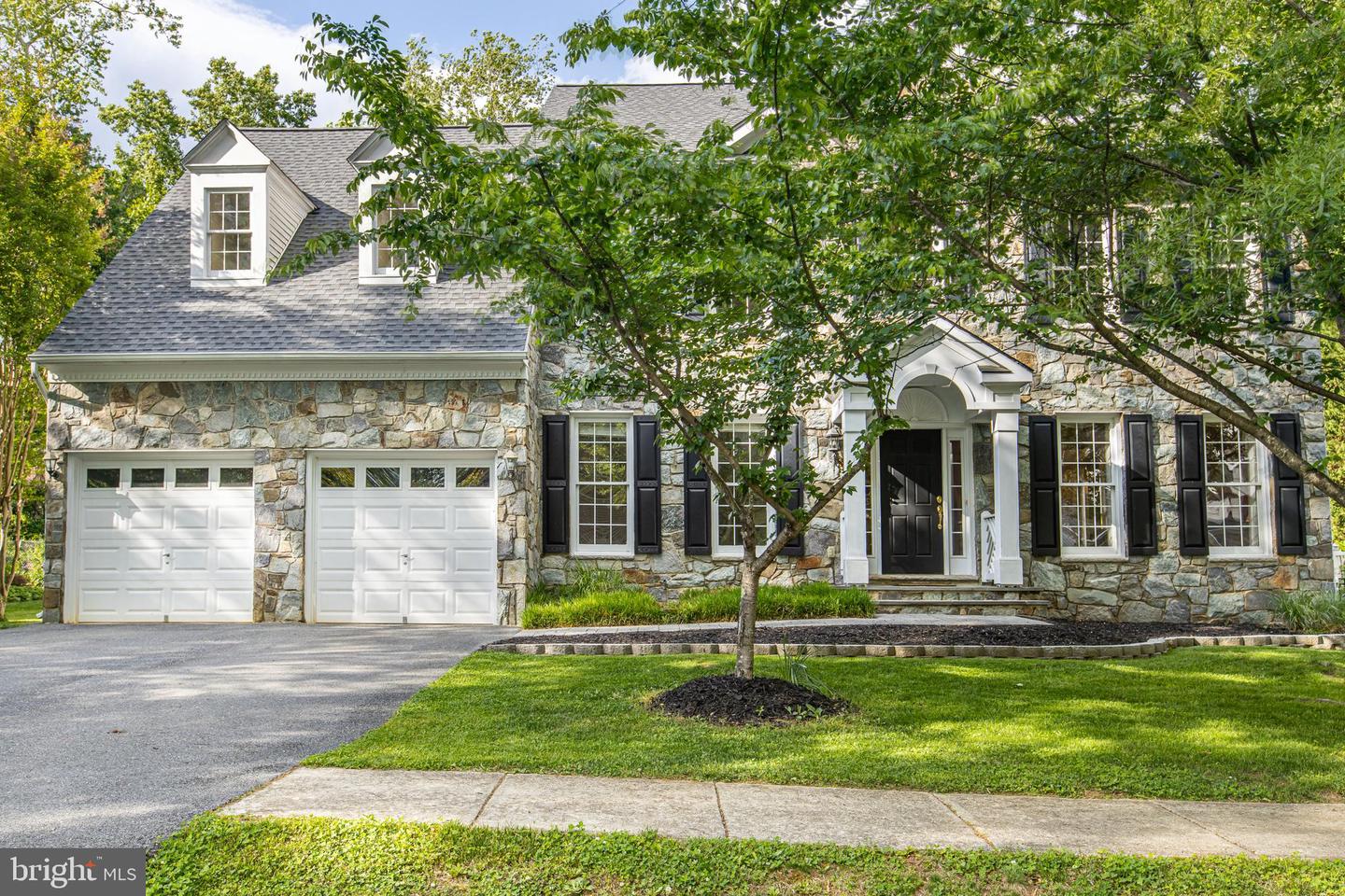 2906 Boyds Cove Drive