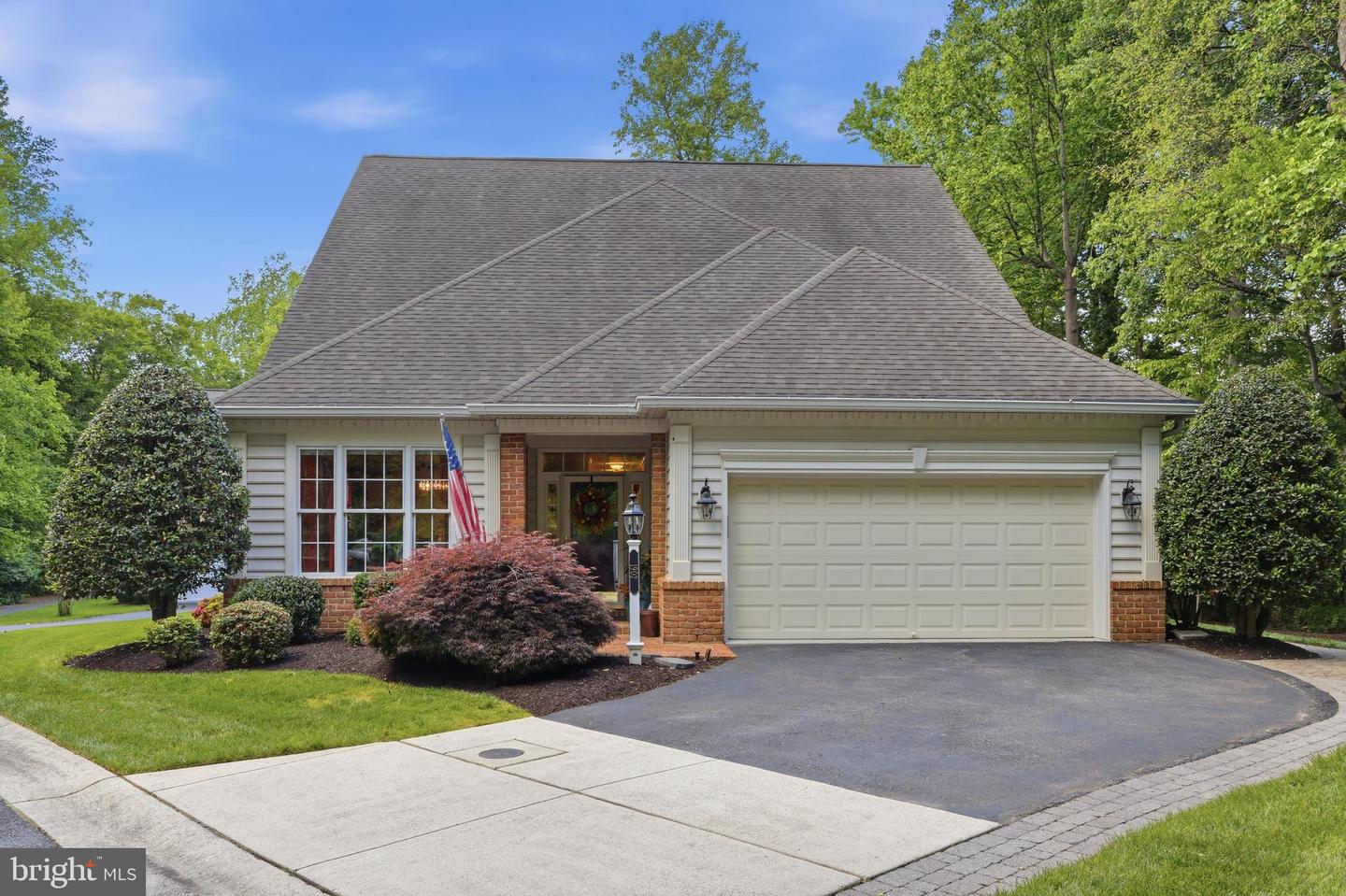 1902 Salford Court, Crofton
