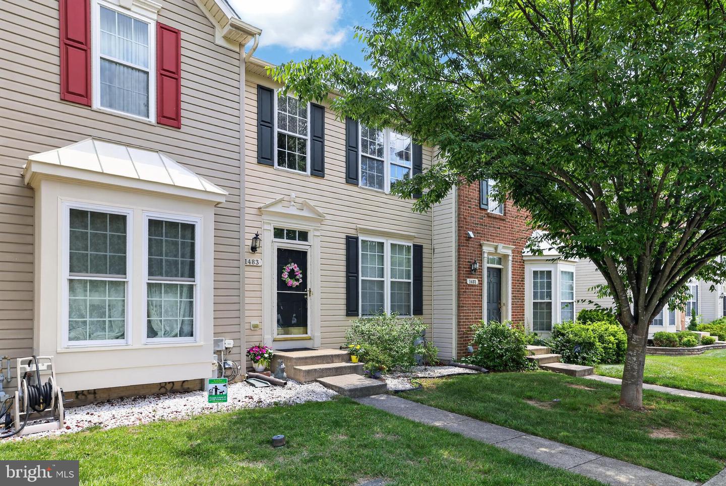 1483 Pangbourne Way