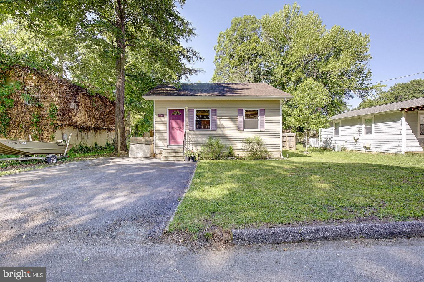 1718 Ridgely Road, Edgewater