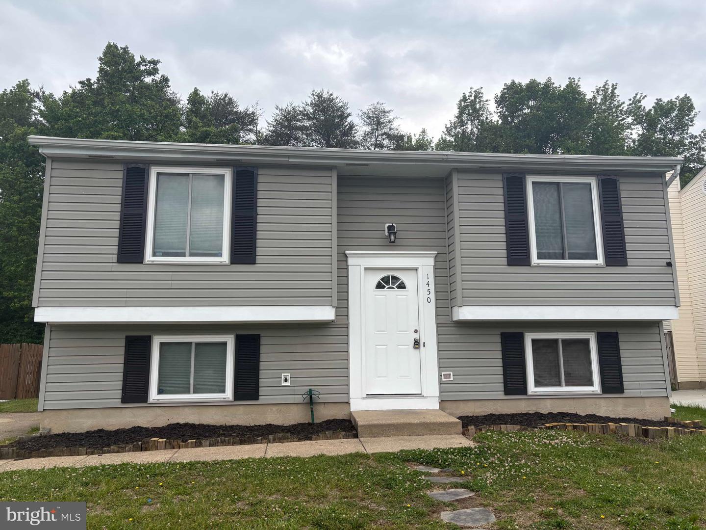 1450 Gesna Dr