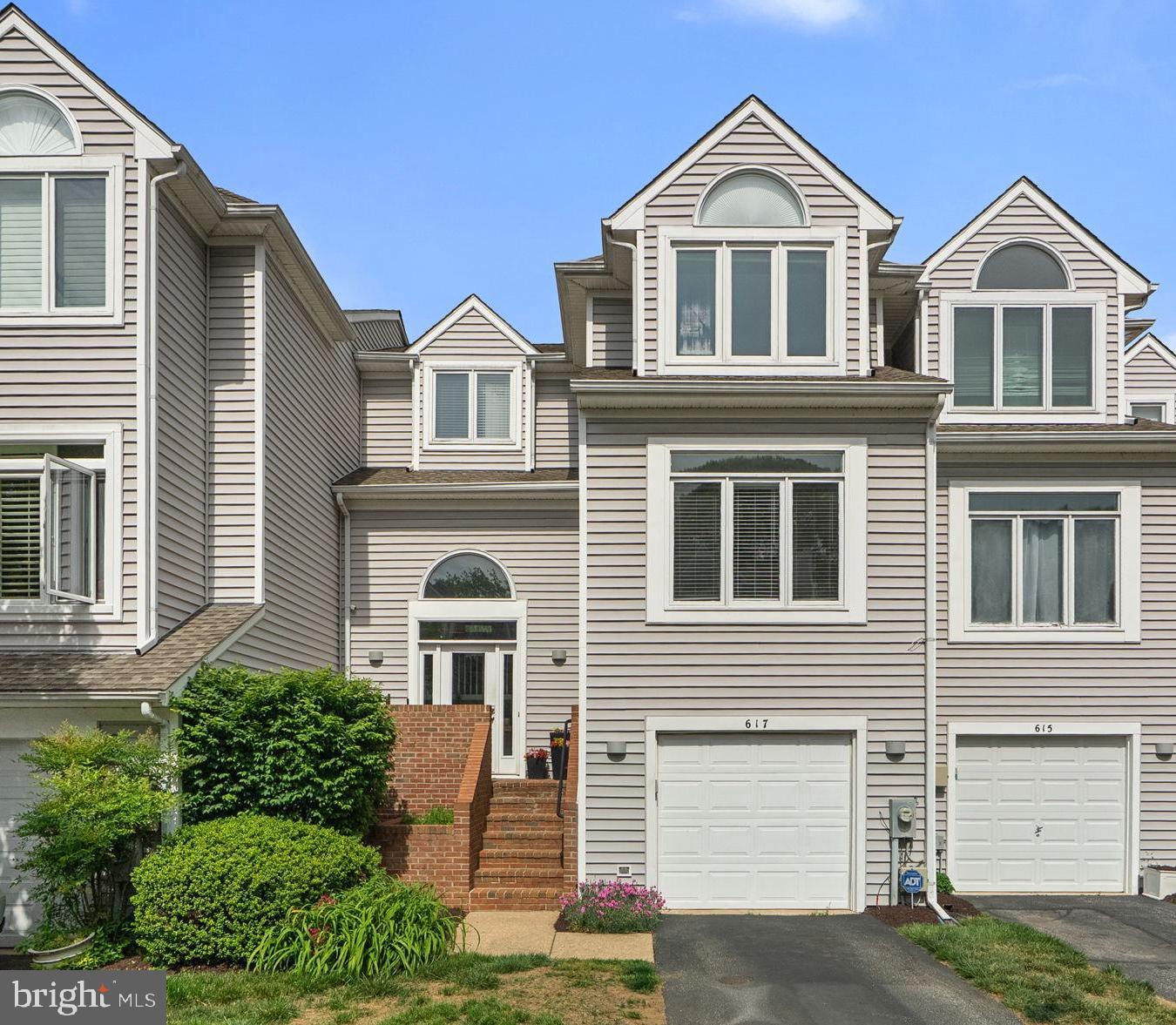617 Martingale Lane, Arnold