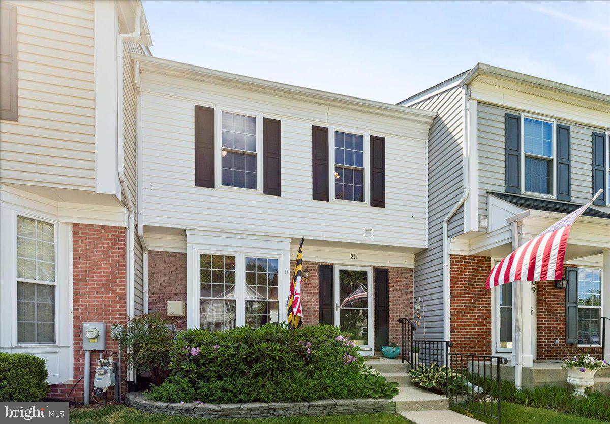 211 Gray Fox Court, Edgewater
