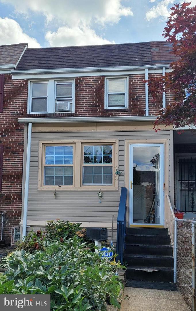 237 W Meadow Rd
