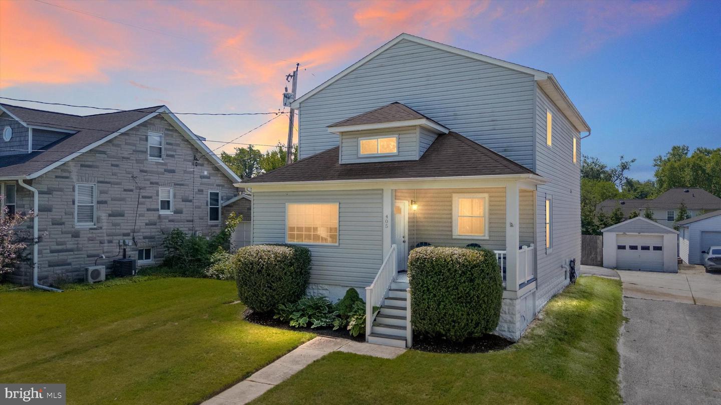 405 W Maple Road