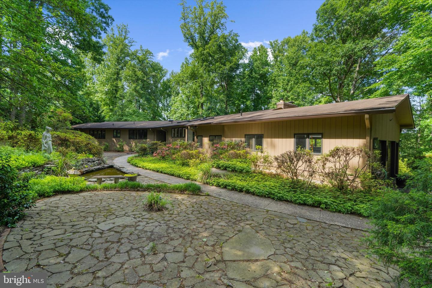 698 Discovery Road
