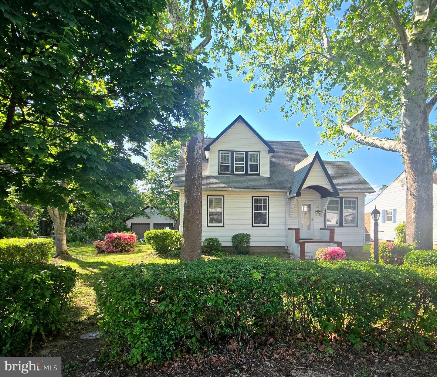 220 Meadow Road