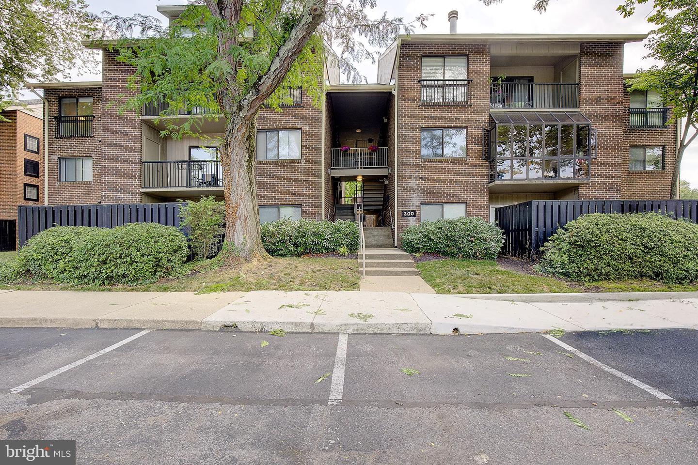 300 Hilltop Lane #i