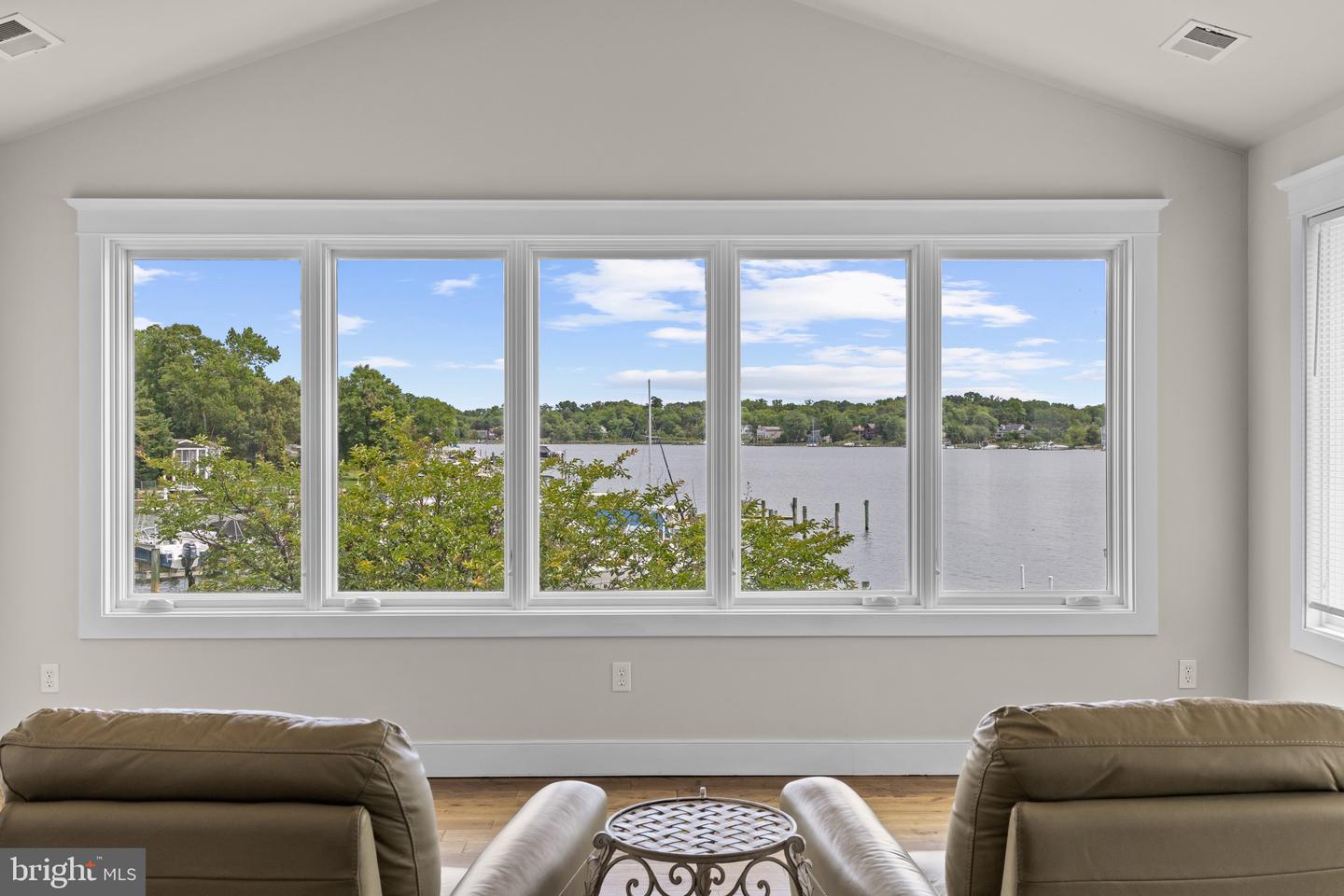 3733 Thomas Point Road