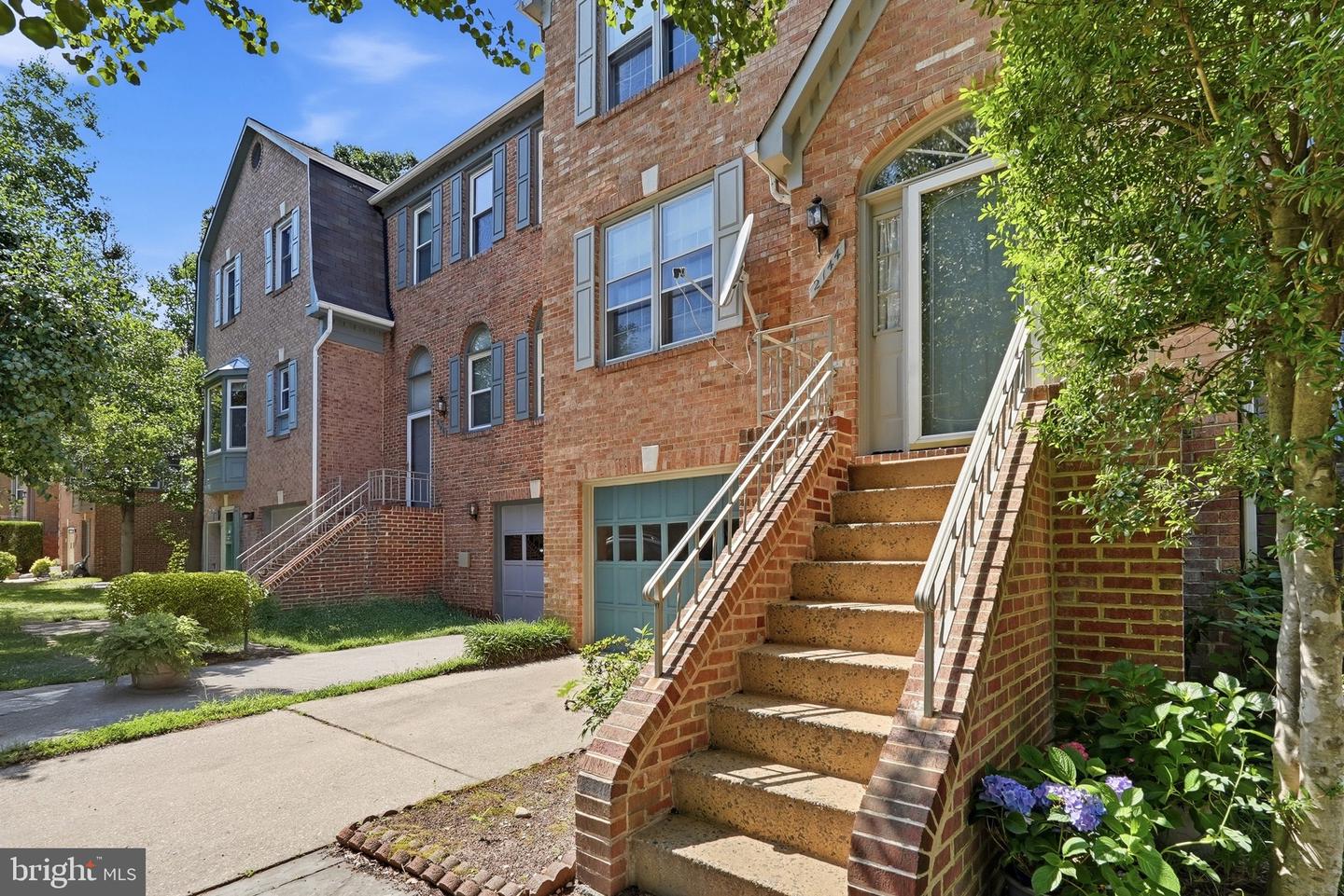 2144 Colonel Way