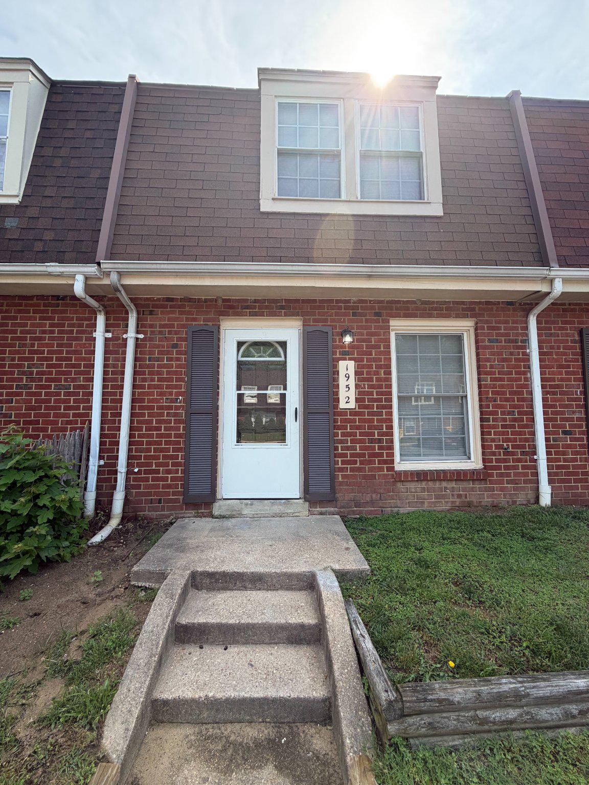 1952 Arwell Court