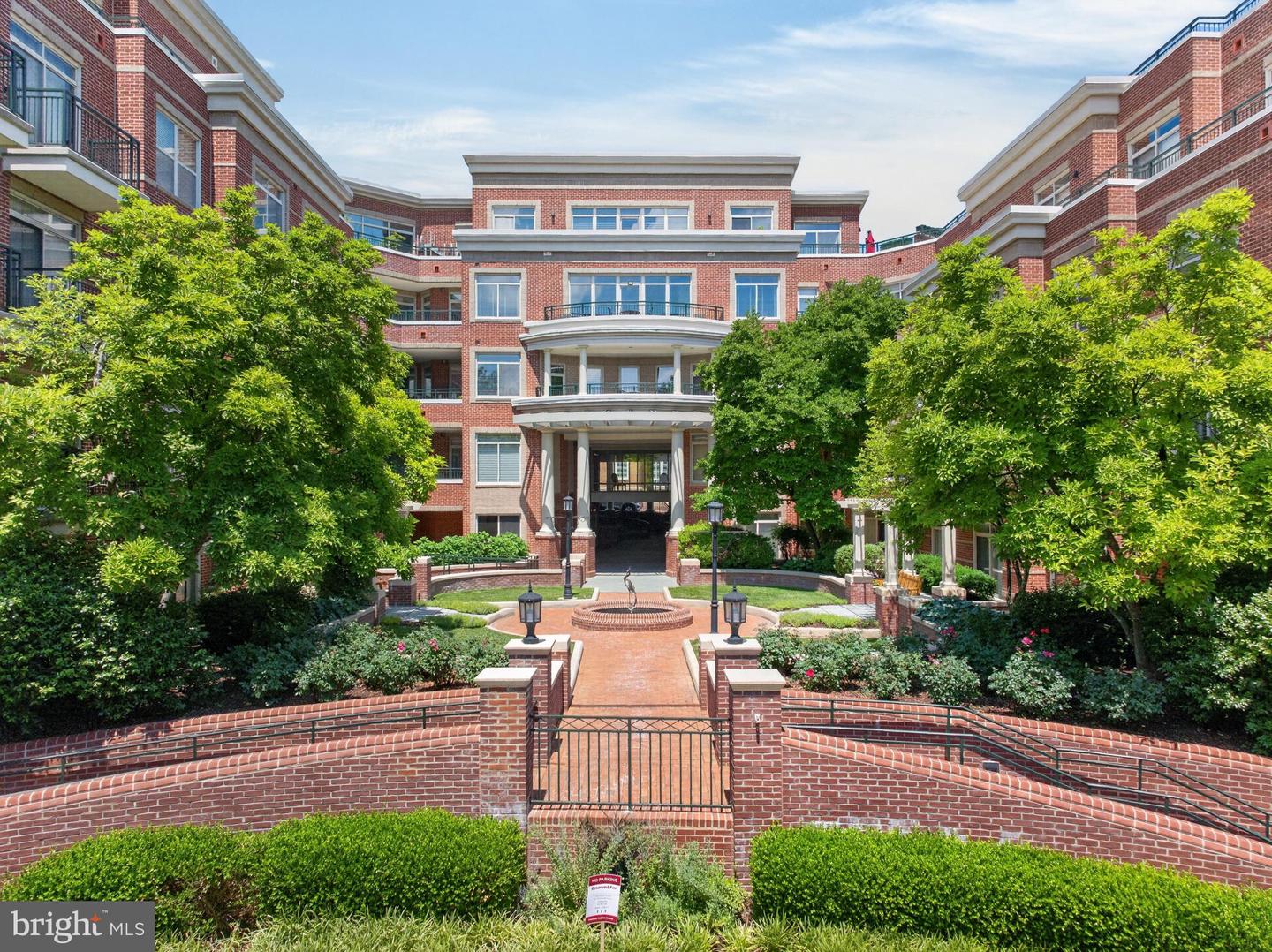 66 Franklin Street #412