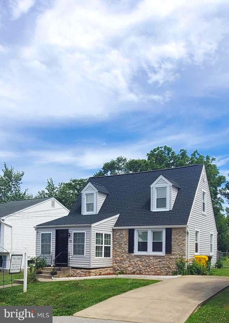 211 Lake Road