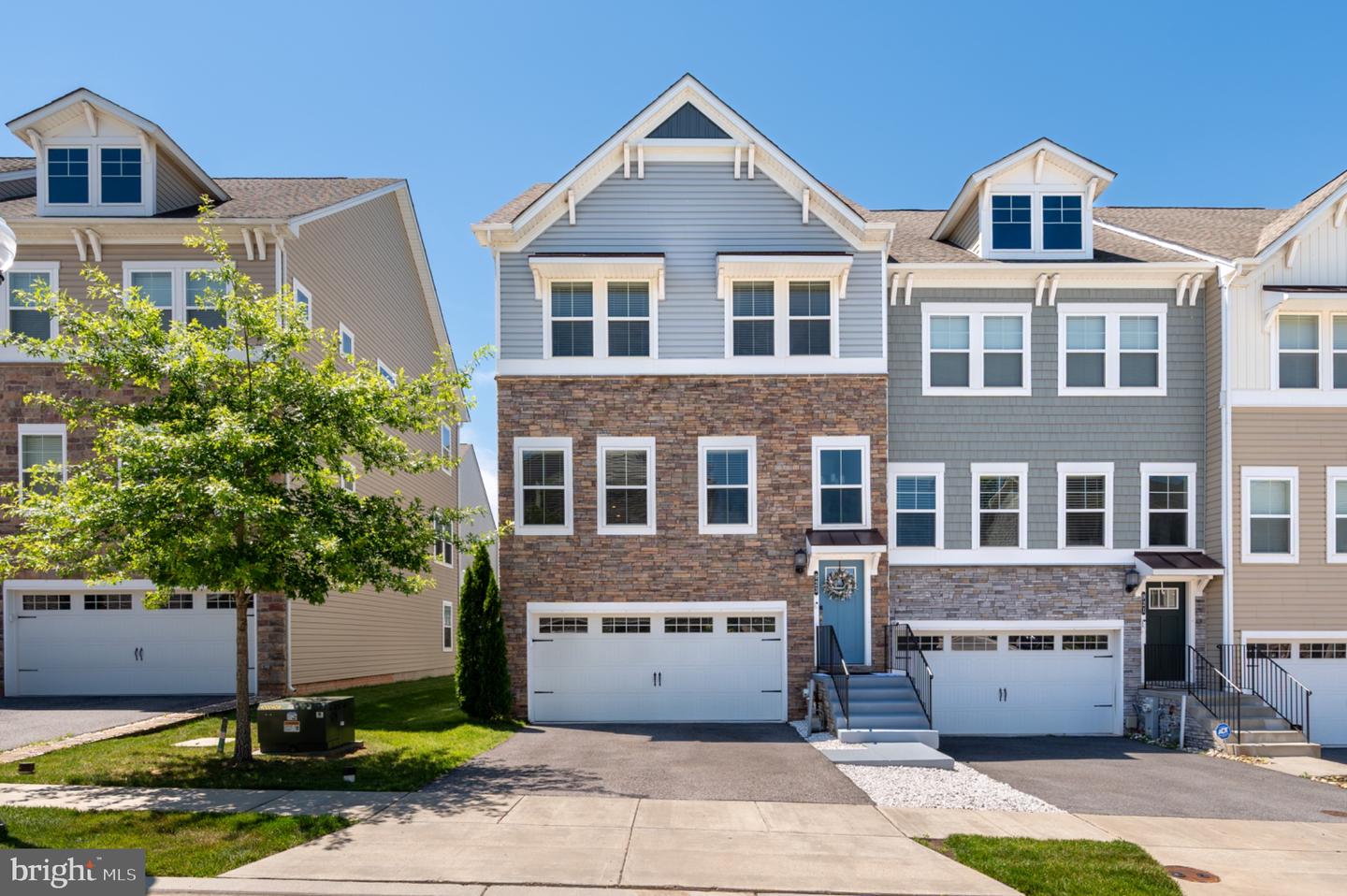 923 Thurston Lane
