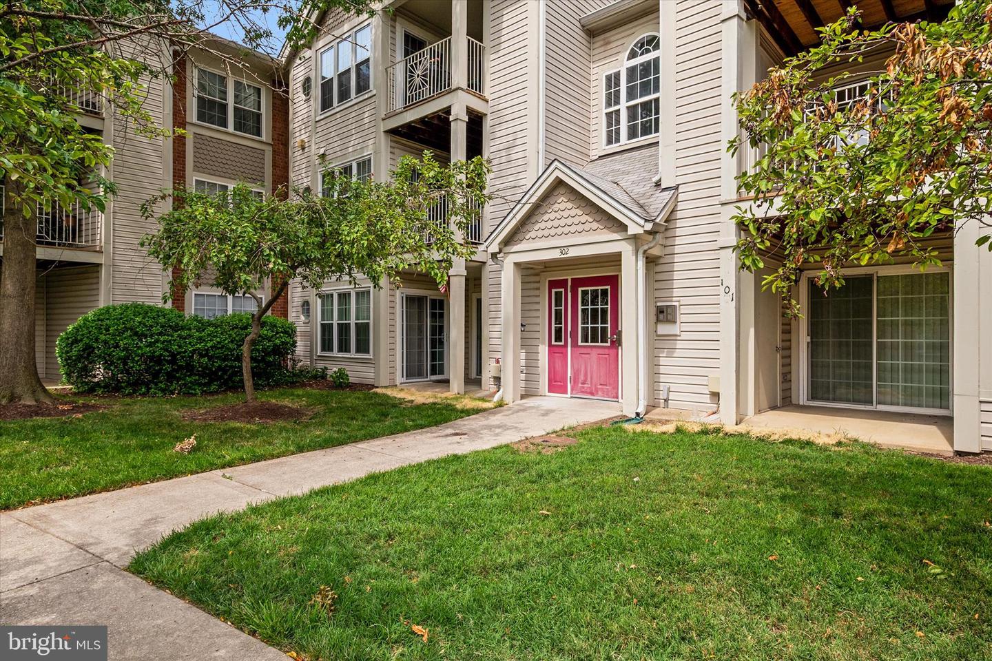 302 Blue Water Court #103