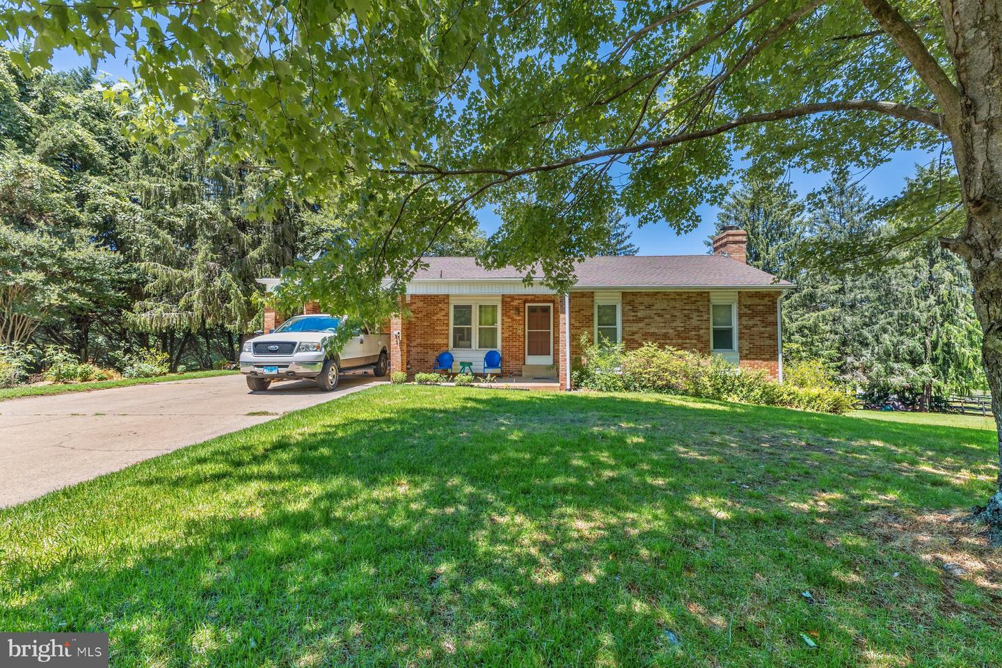 328 Sansbury Road