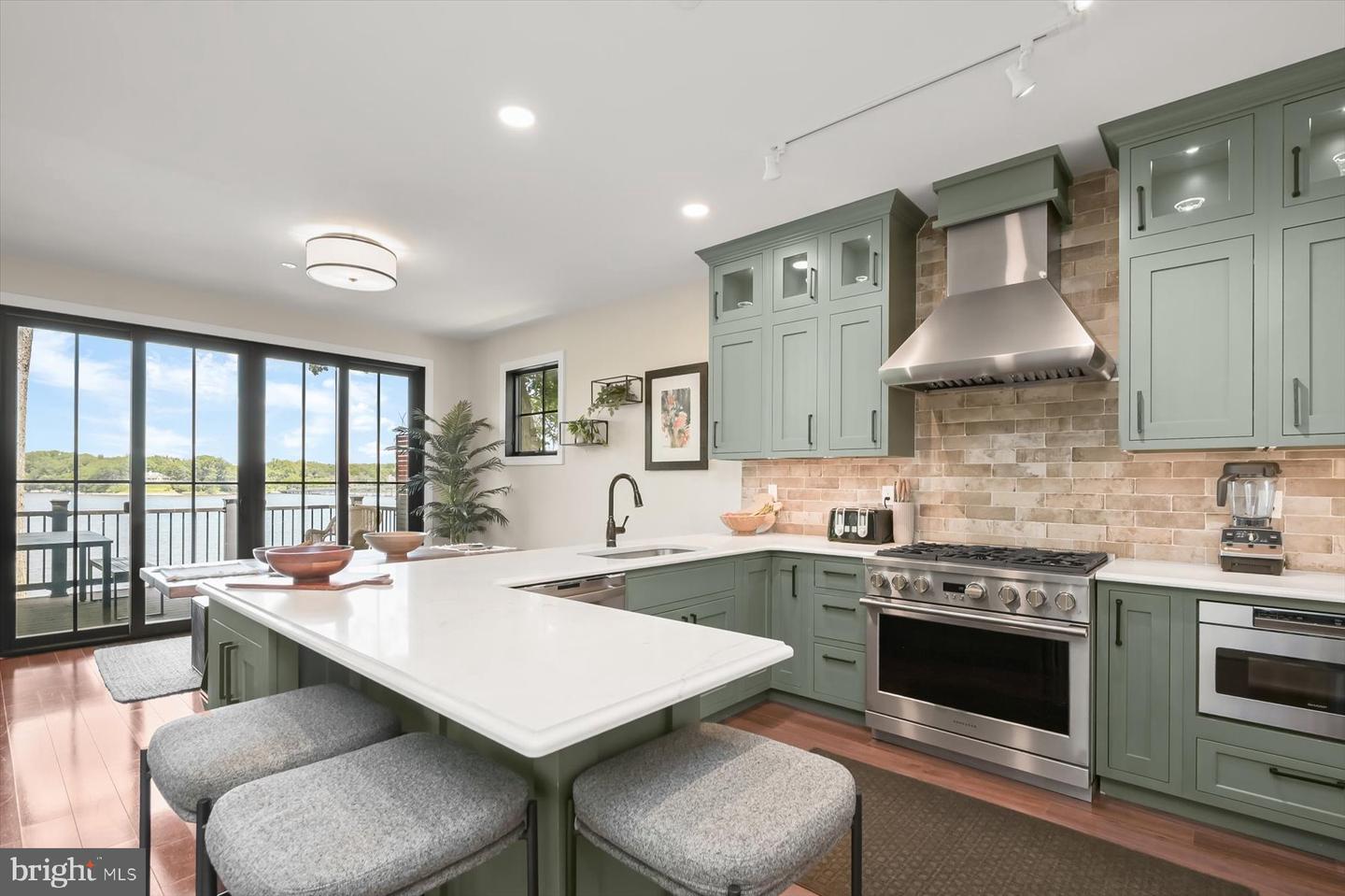 20 Shore Walk Road