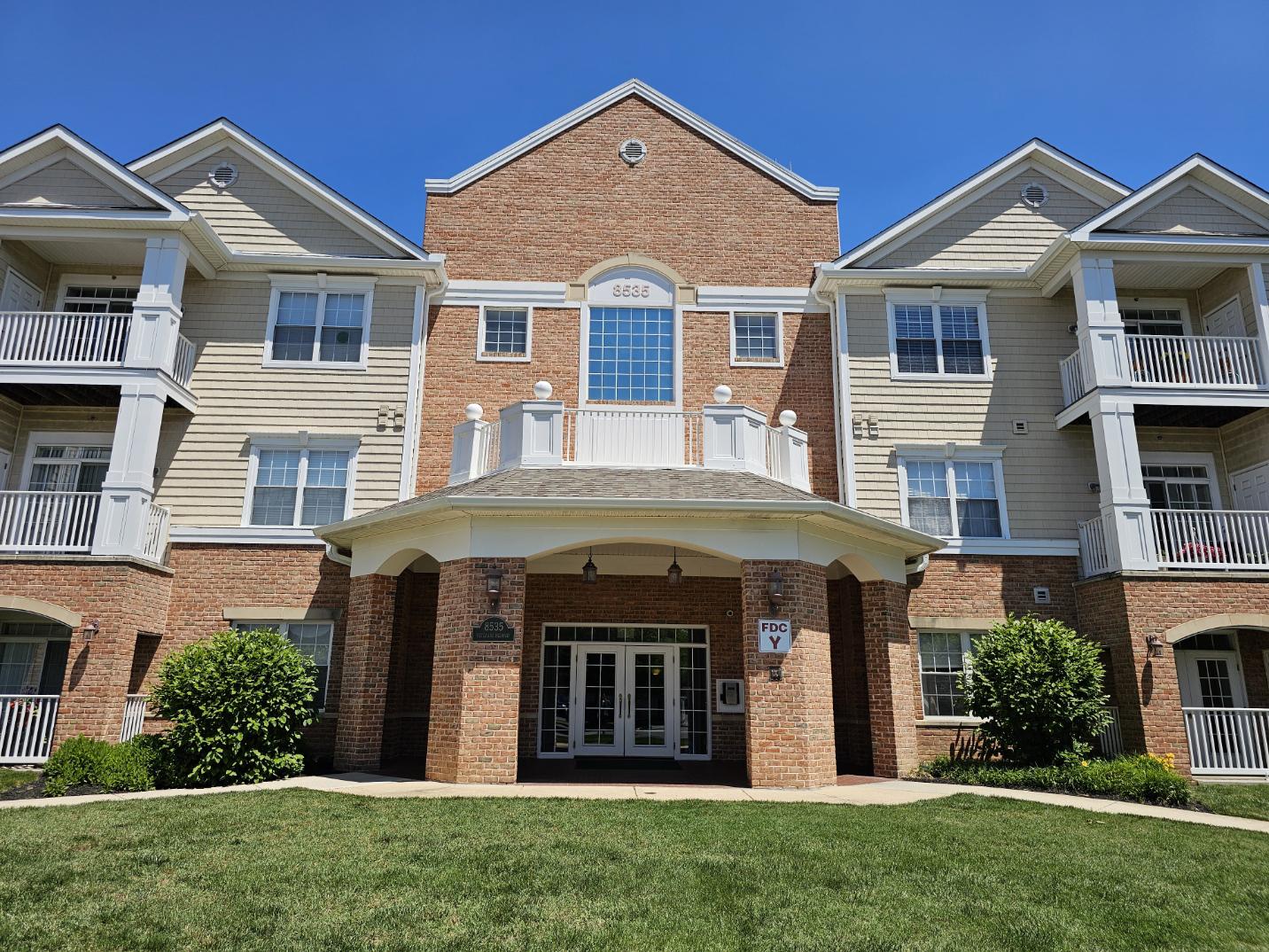 8535 Veterans Highway #204