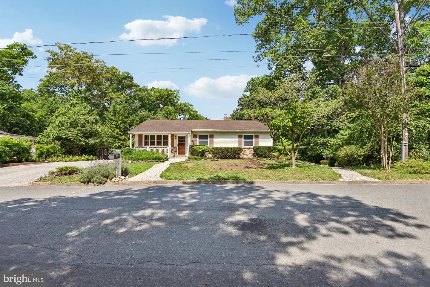 878 Oakdale Cir