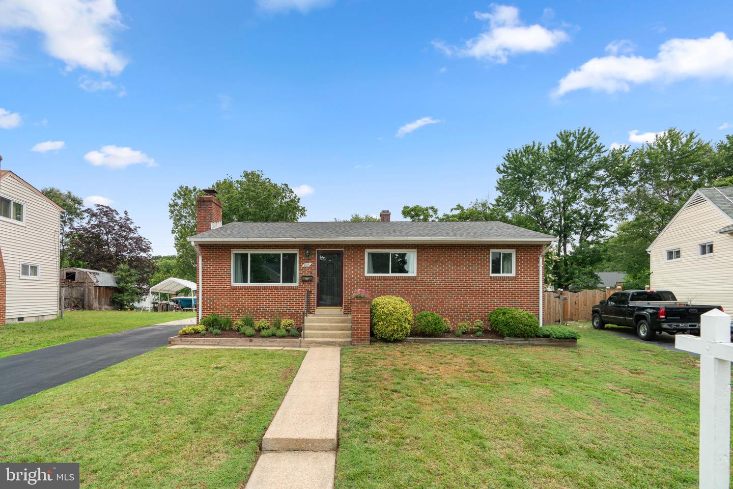 805 Glenview Avenue