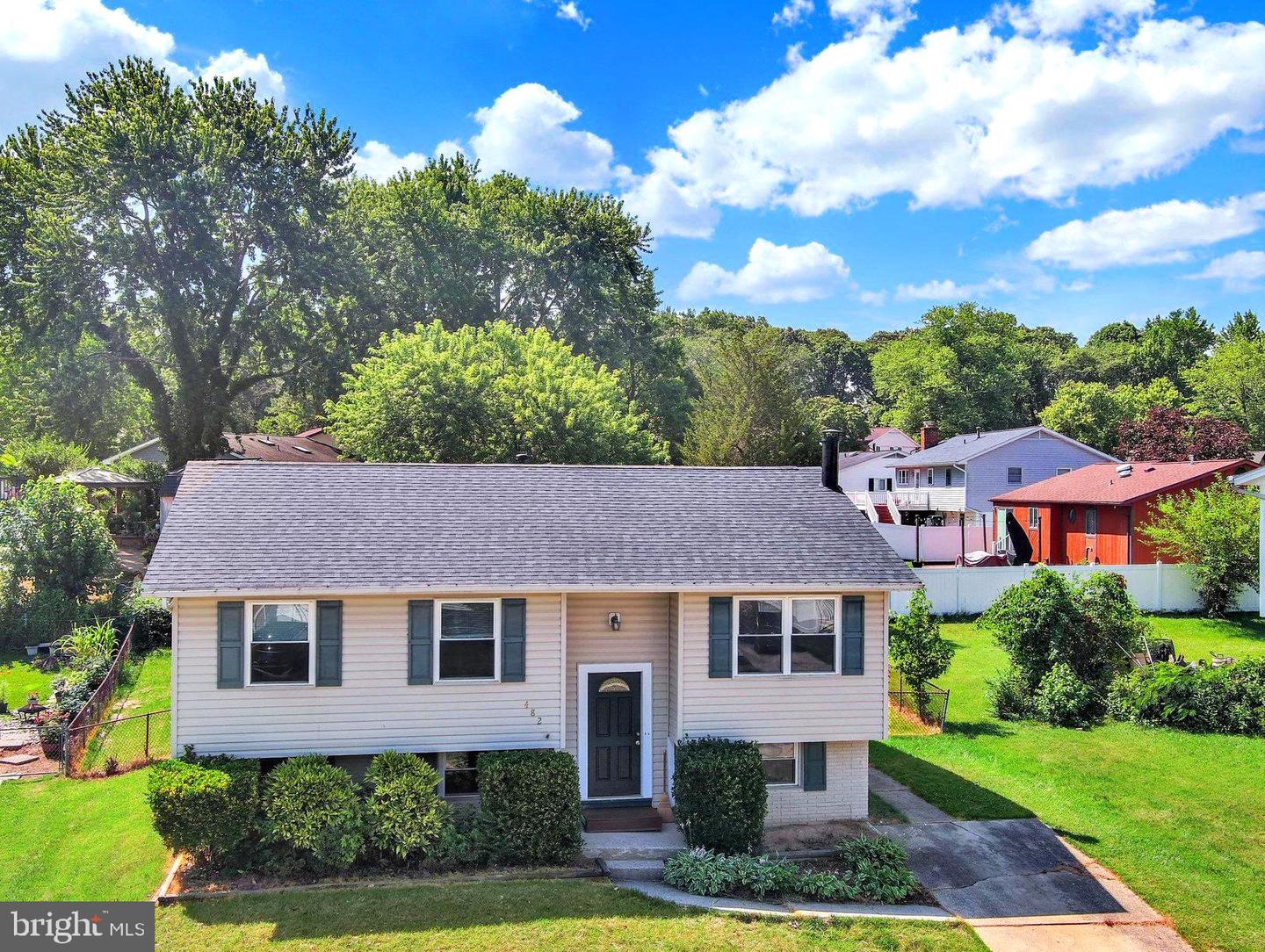 482 Kenora Drive