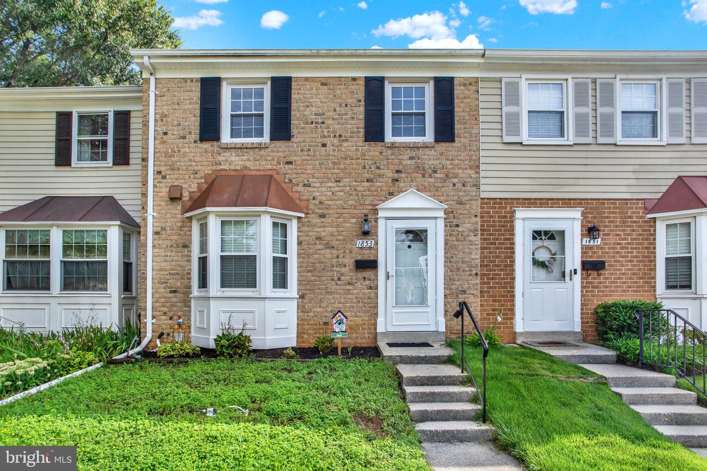 1853 Foxdale Court
