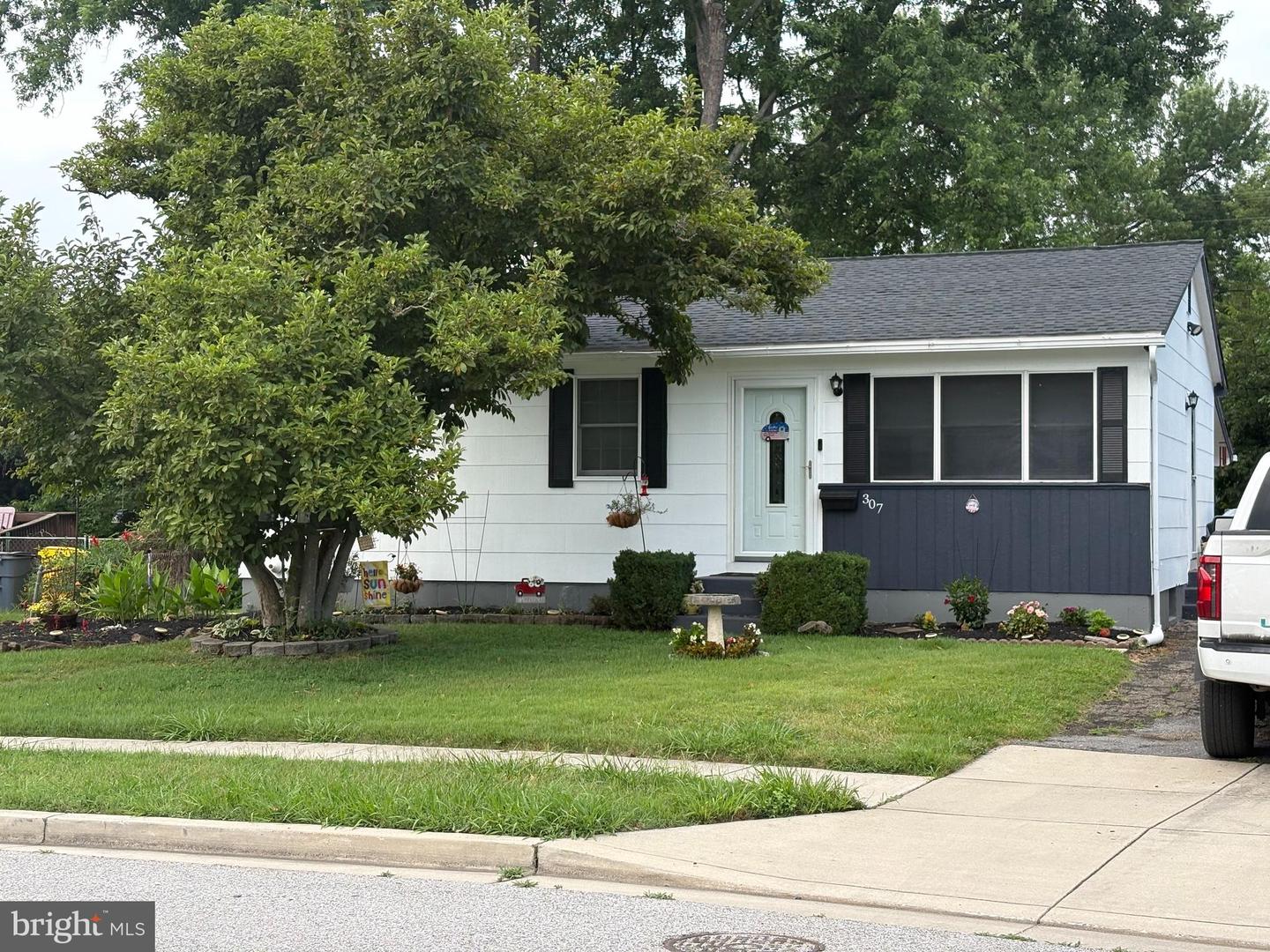 307 Park Hall S