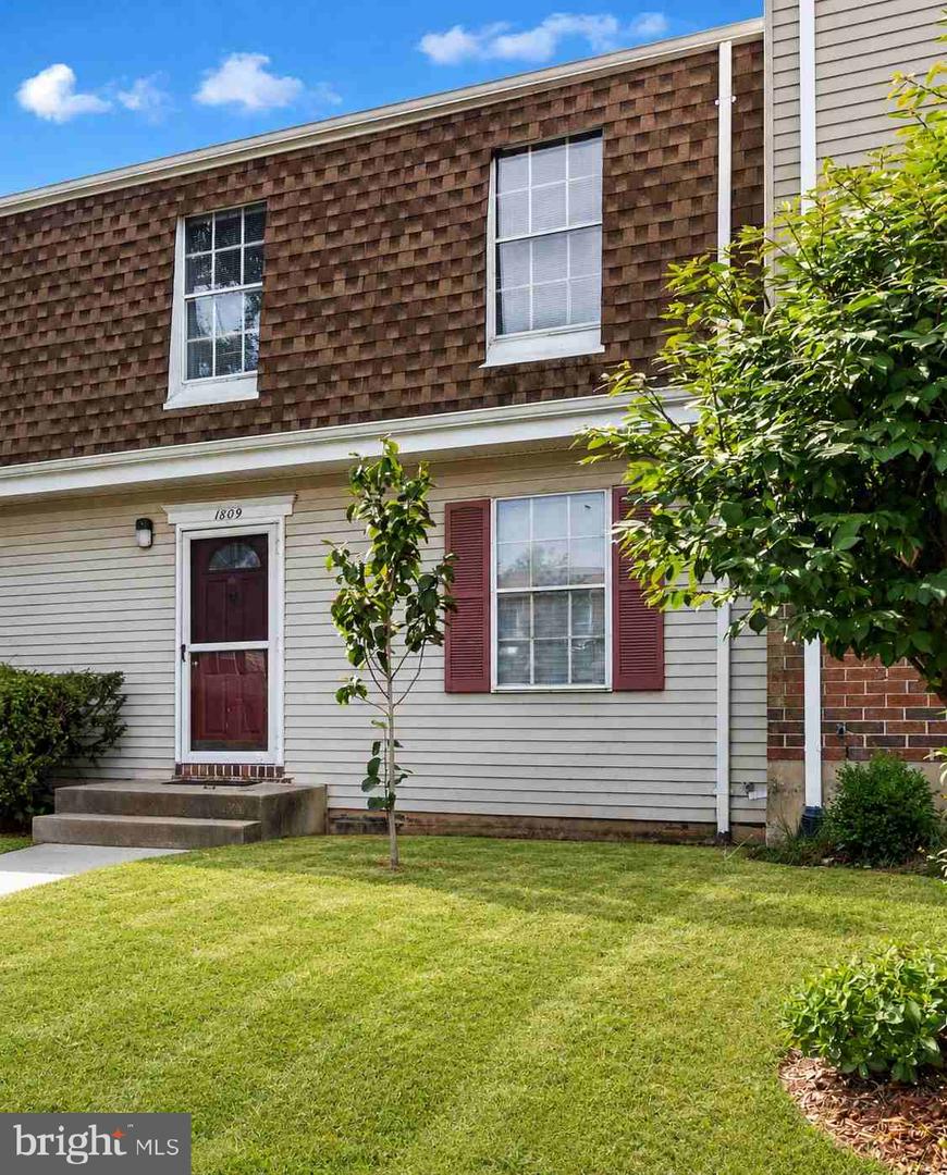1809 Falcon Court