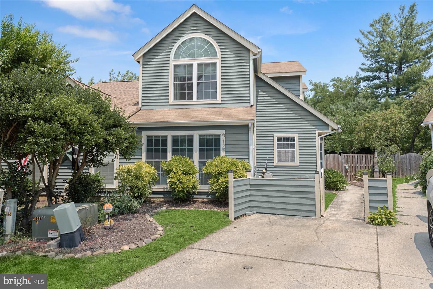 916 Yachtsman Way