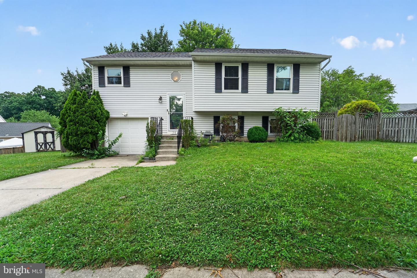 7562 Greenknoll Court