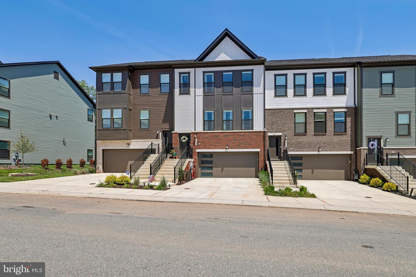 1120 Crested Wood Drive