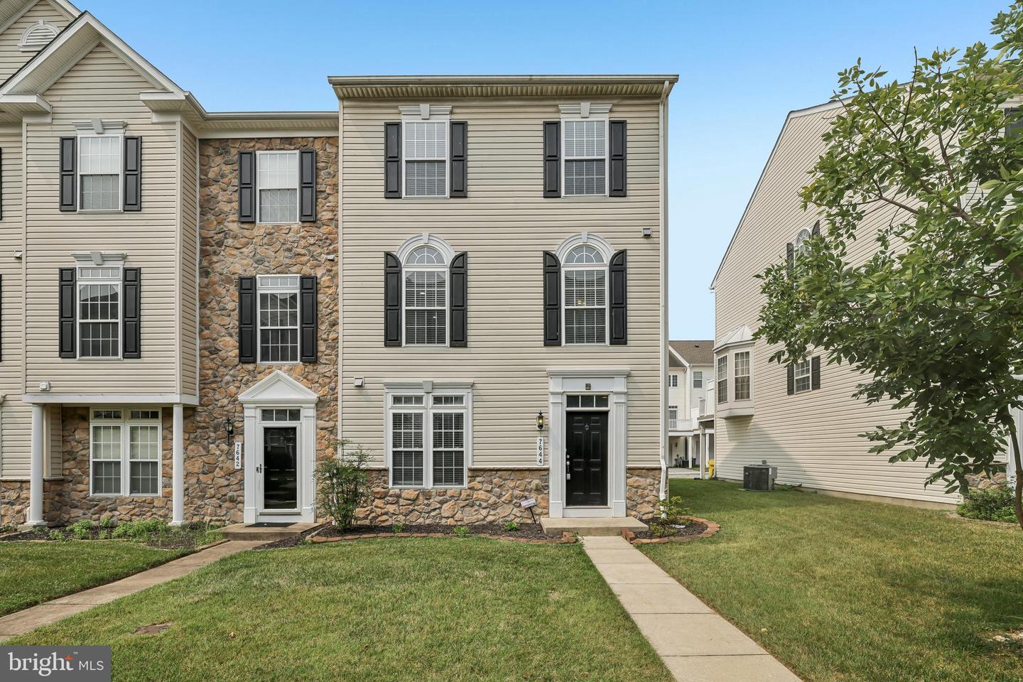 7644 Sandhurst Lane