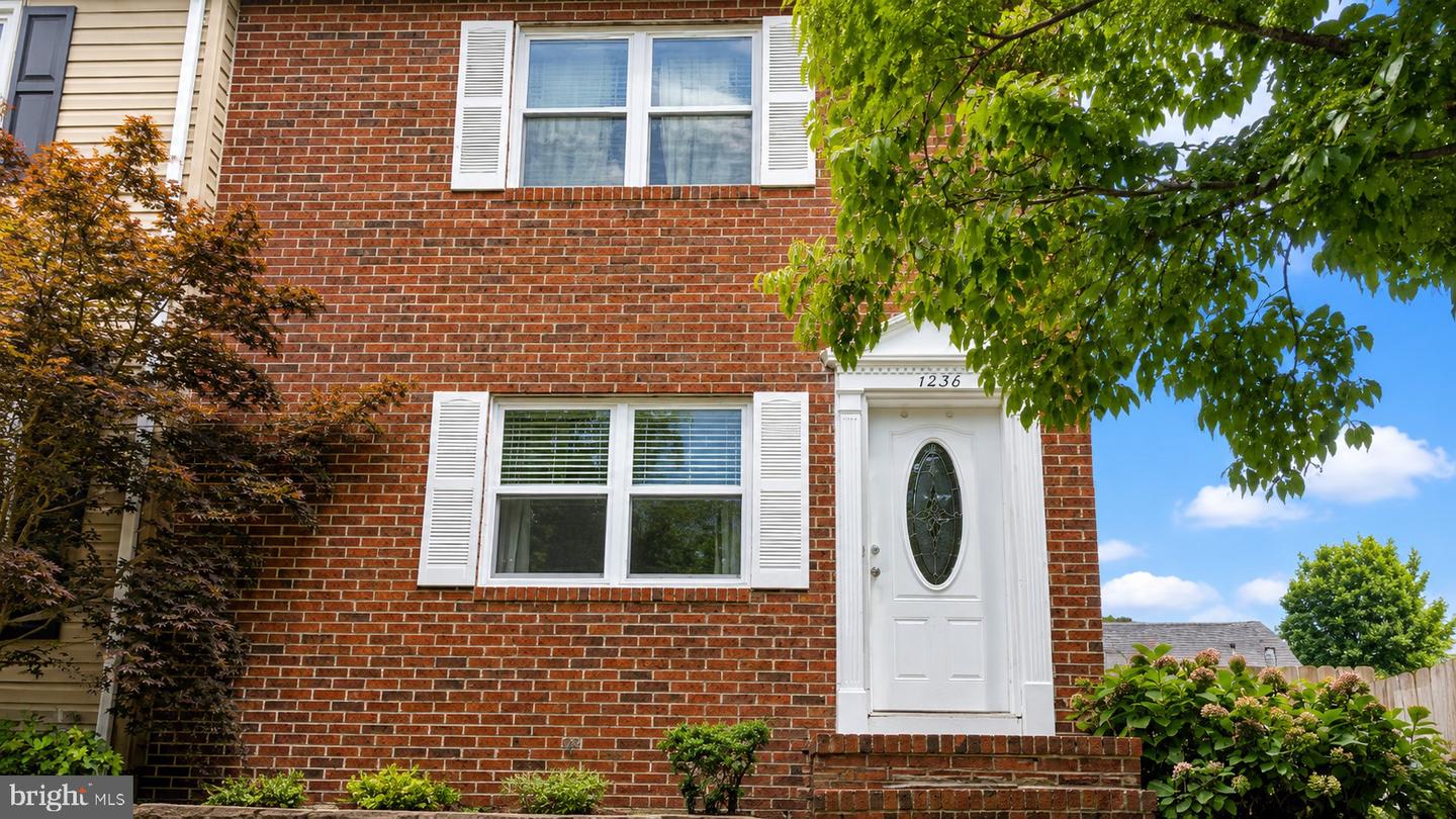1238 Holmespun Drive