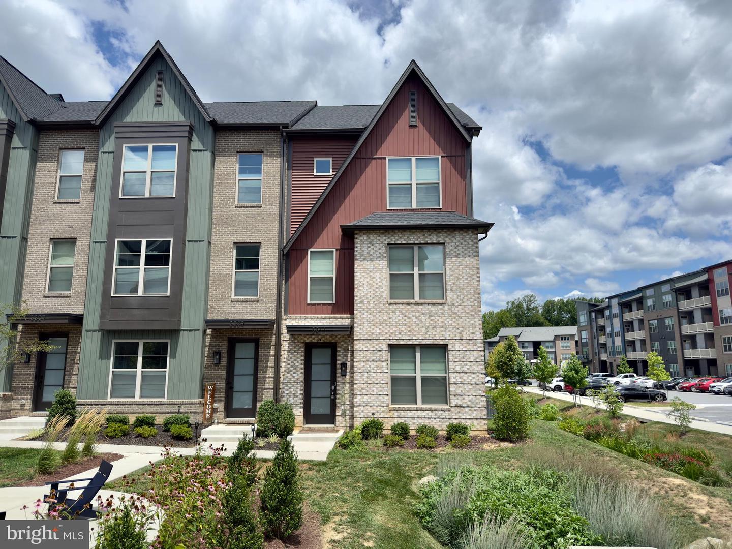 3311 Streamlet Ln