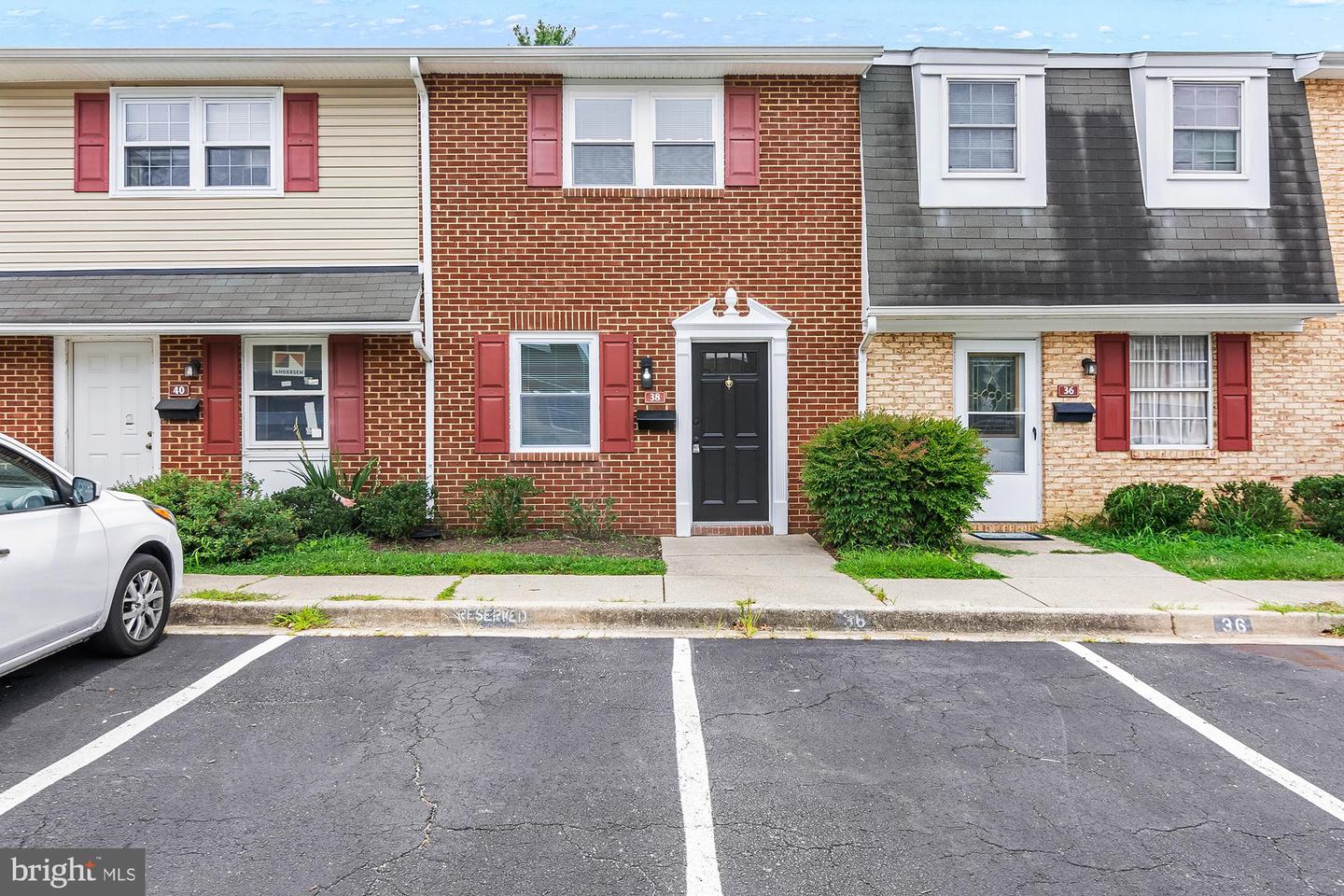 38 Heritage Court