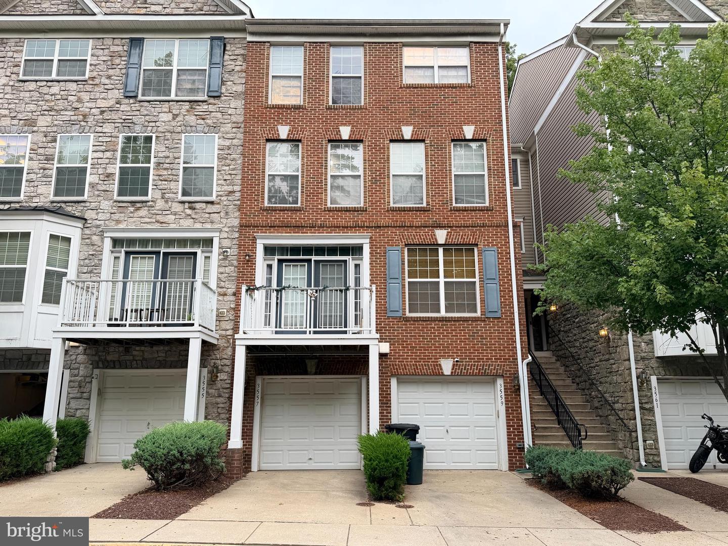 3557 Carriage Walk Lane #77h